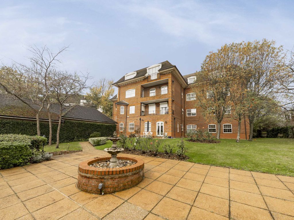 Turnberry Close, London NW4  