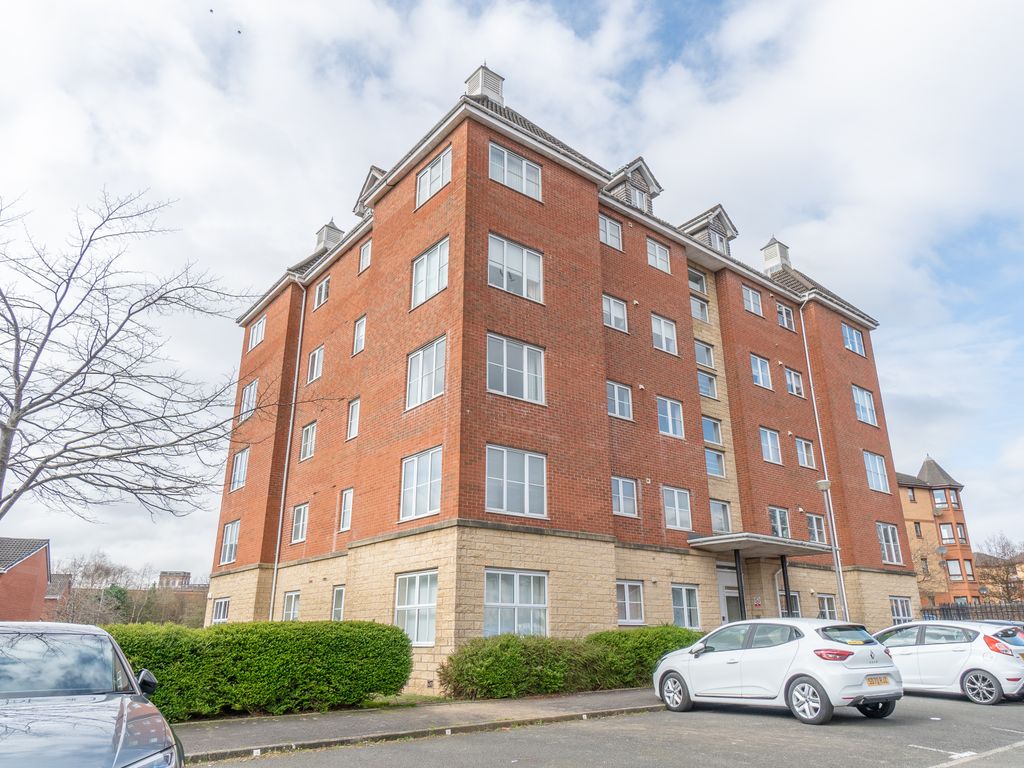 2 bed flat for sale in Benn Avenue, Paisley PA1, £85,000 Zoopla