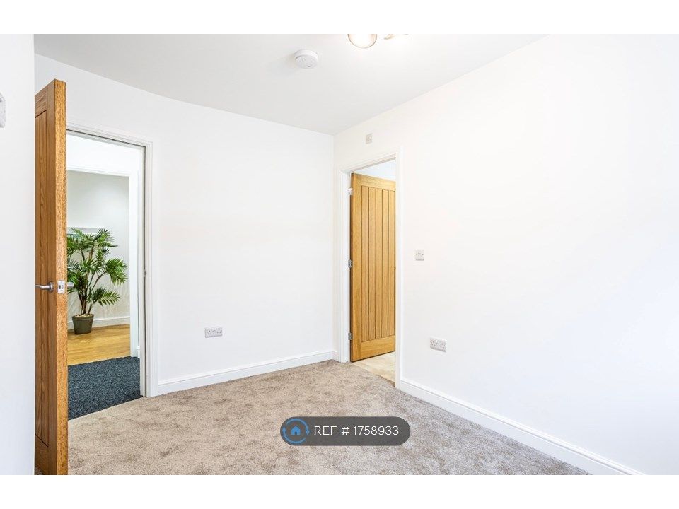 2 bed flat to rent in Station Lane, Featherstone, Pontefract WF7 Zoopla