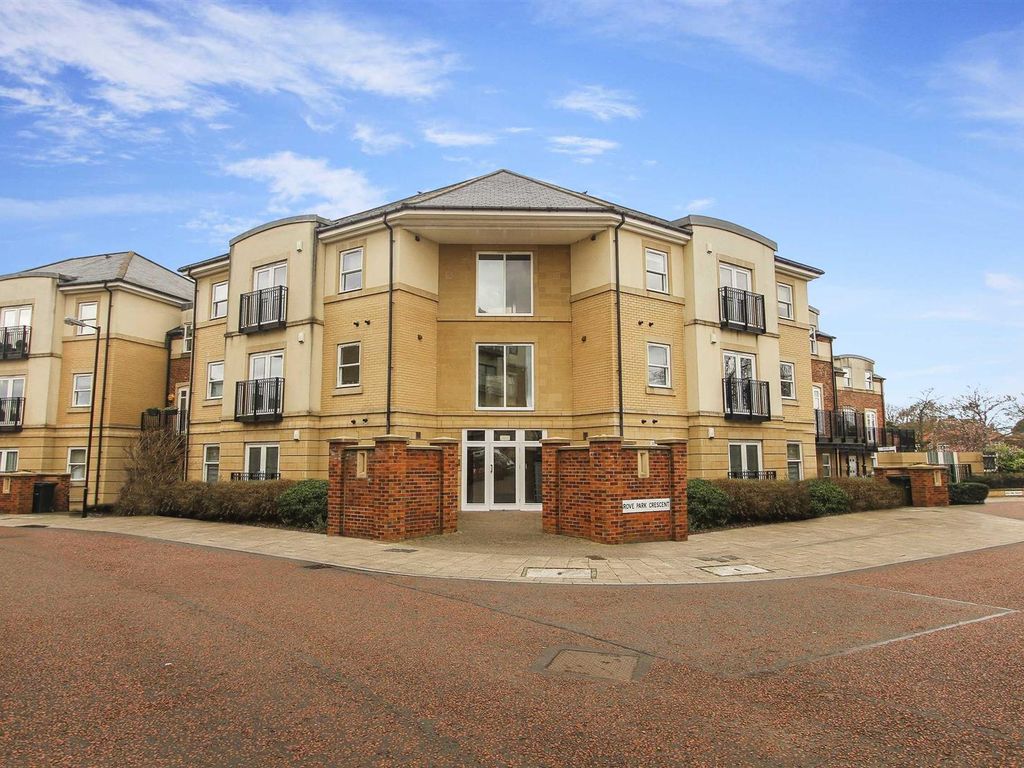 2 bed flat to rent in Grove Park Crescent, Gosforth, Newcastle Upon