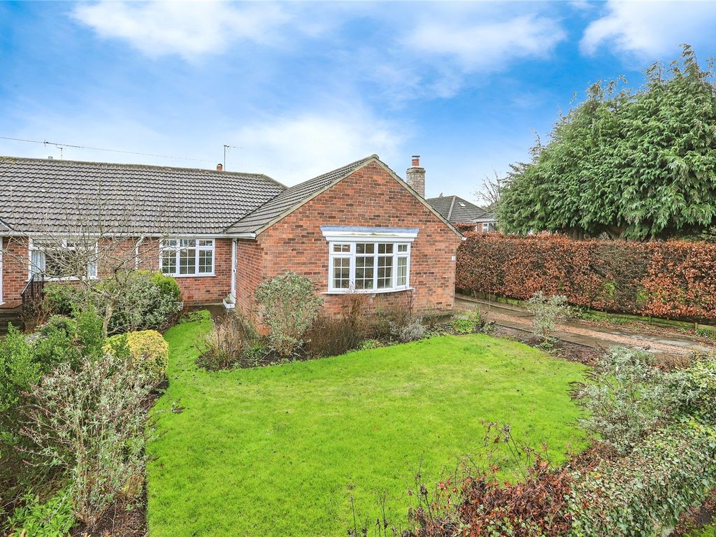3 bed bungalow for sale in Aspin Park Road, Knaresborough HG5, £400,000