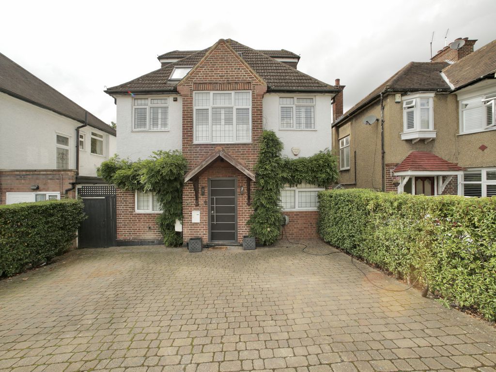 4 bed detached house for sale in Maxwelton Avenue, London NW7, £1,450,000 Zoopla