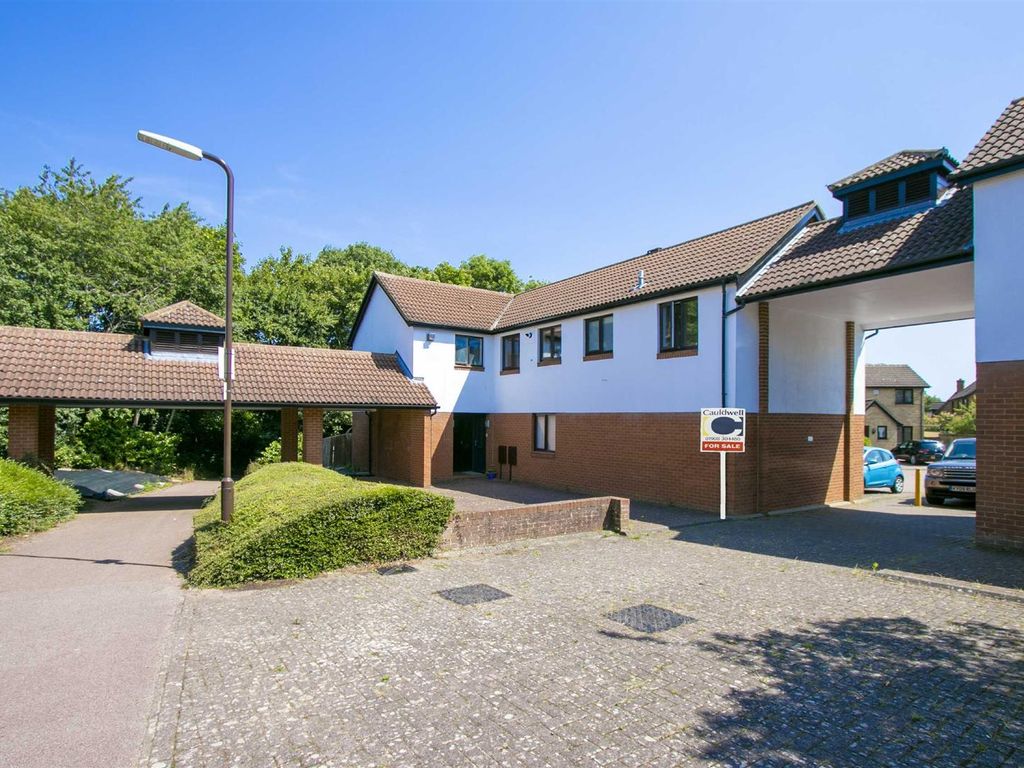 1 bed flat to rent in Blackwood Crescent, Blue Bridge, Milton Keynes MK13, £950 pcm Zoopla