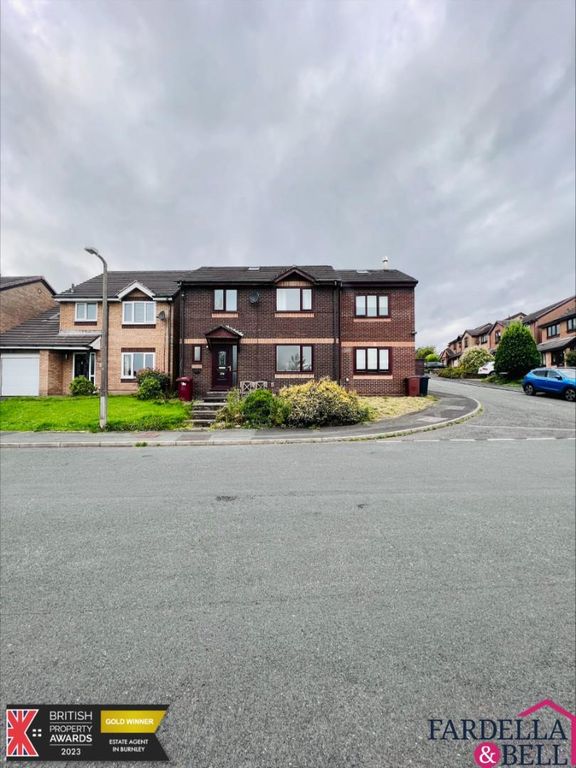 5 bed detached house for sale in Wellfield Drive, Ightenhill, Burnley