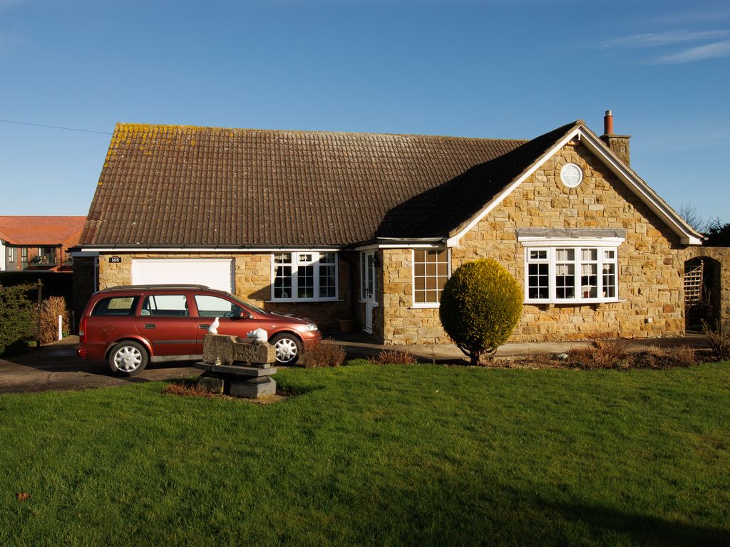 4 bed detached bungalow for sale in Scarborough Road, Filey YO14, £