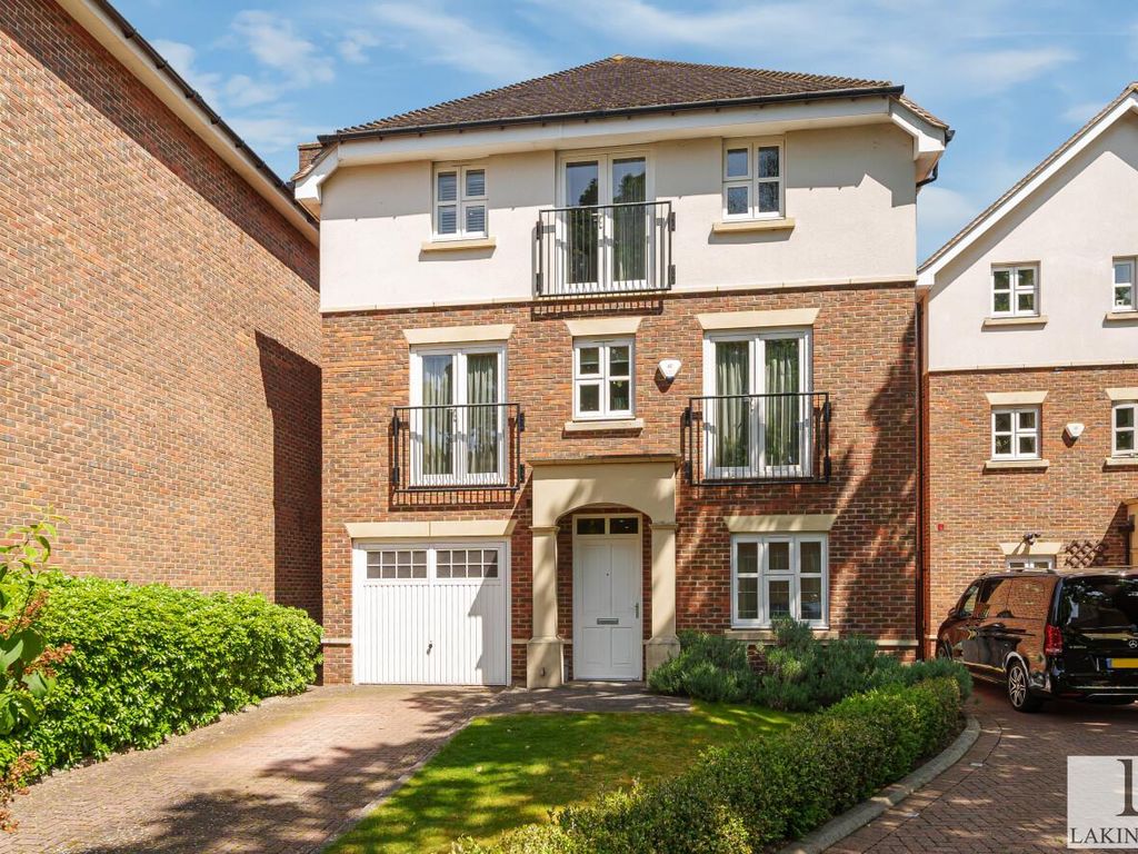 5 bed property for sale in Harecroft Lane, Ickenham, Uxbridge UB10, £