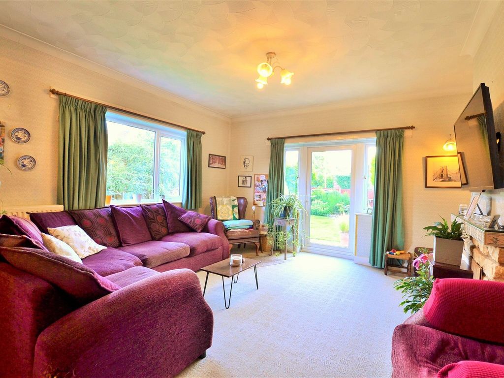 3 bed bungalow for sale in Belmont Avenue, Hucclecote, Gloucester GL3