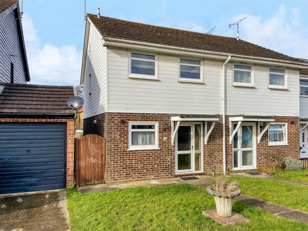 3 Bed End Terrace House For Sale In Sherwood Close Kennington Ashford