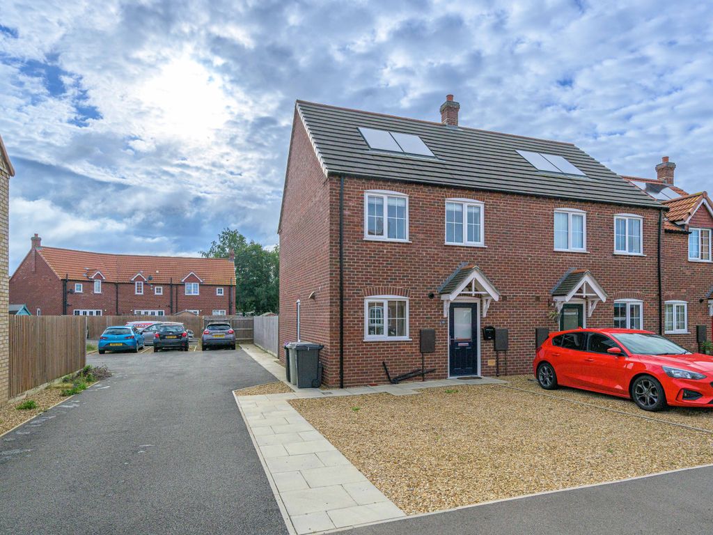 3 bed semidetached house for sale in Cheviot Crescent, Coningsby LN4