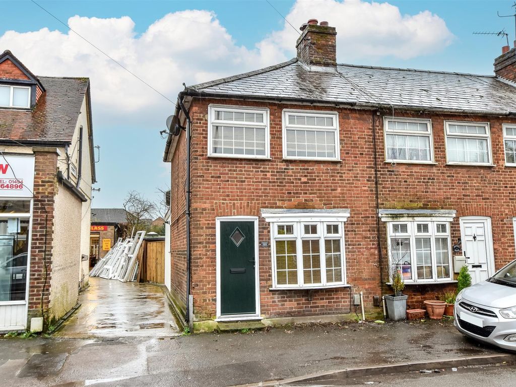 2 bed end terrace house to rent in White Lion Road, Little Chalfont