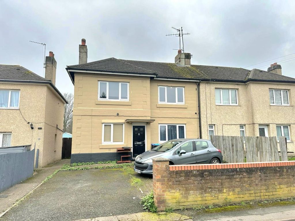 3 bed semidetached house to rent in Lewis Road, Lodge Farm Industrial