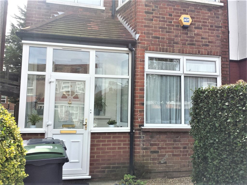 4 bed detached house to rent in Saxon Road, London N22 Zoopla