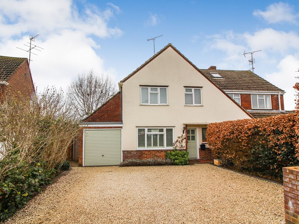 3 bed semidetached house for sale in Brooksby Road, Tilehurst, Reading