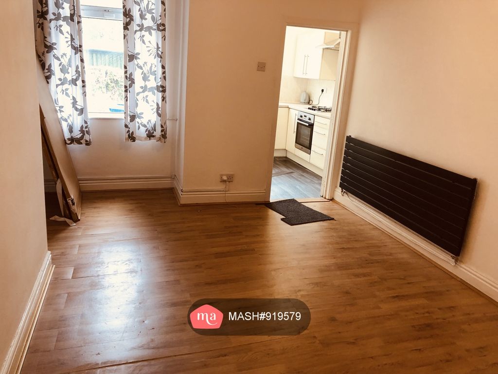 3 bed terraced house to rent in Rochdale Road, Middleton, Manchester