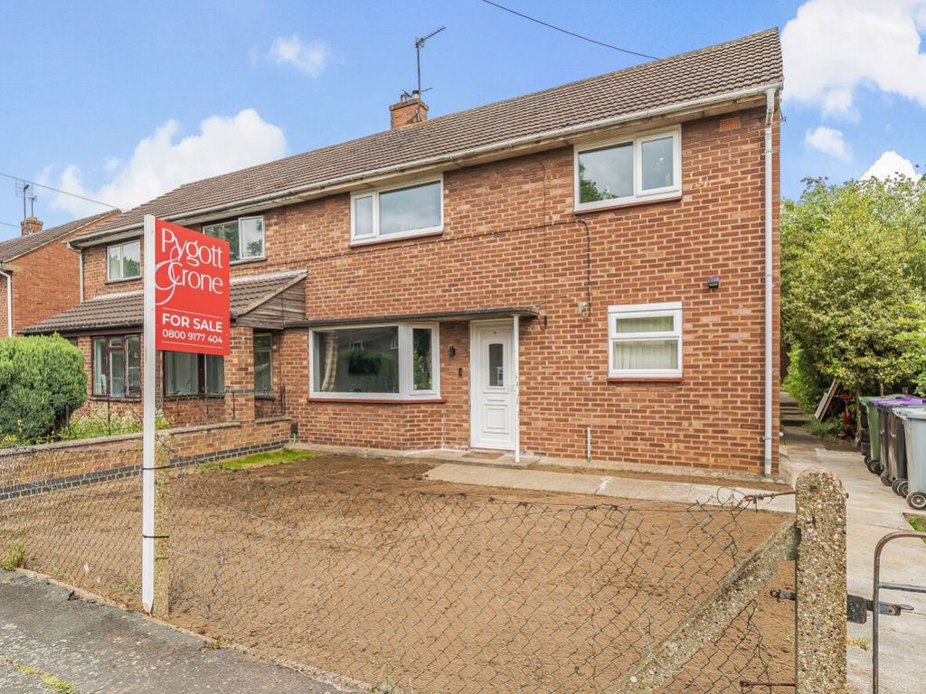 3 bed semidetached house for sale in Ash Grove, Grantham, Lincolnshire