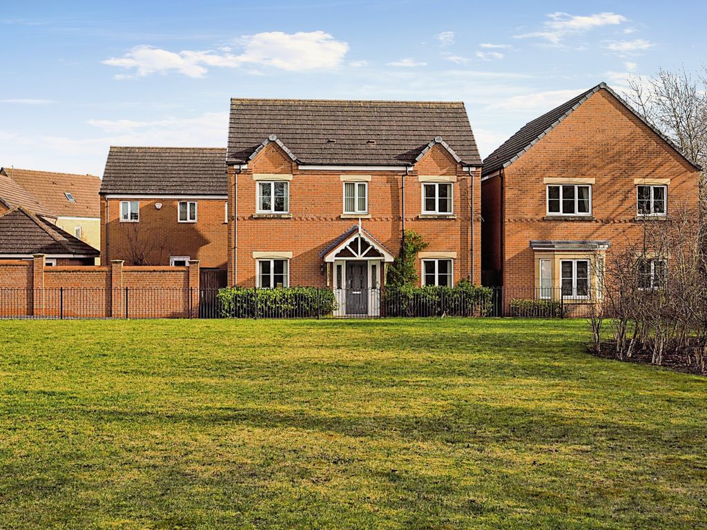 4 bed detached house for sale in Swale Grove, Bingham, Nottingham