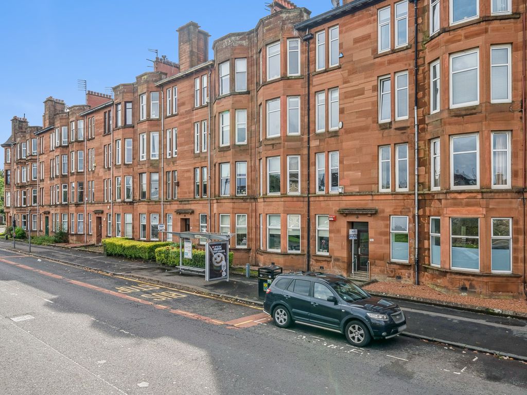 1 bed flat for sale in Kings Park Road, Kings Park, Glasgow G44, £