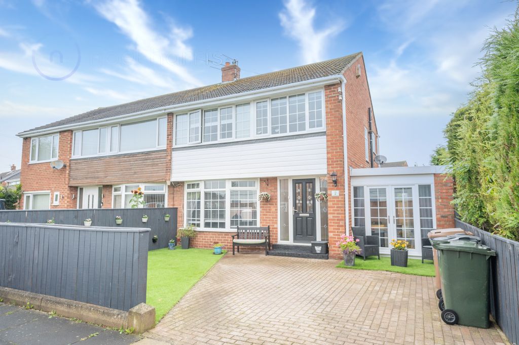 3 bed semidetached house for sale in Winchester Walk, Woodlands Park