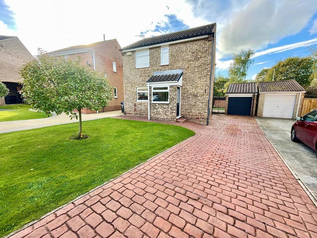 3 bed detached house for sale in Northiam Close, Hemlington