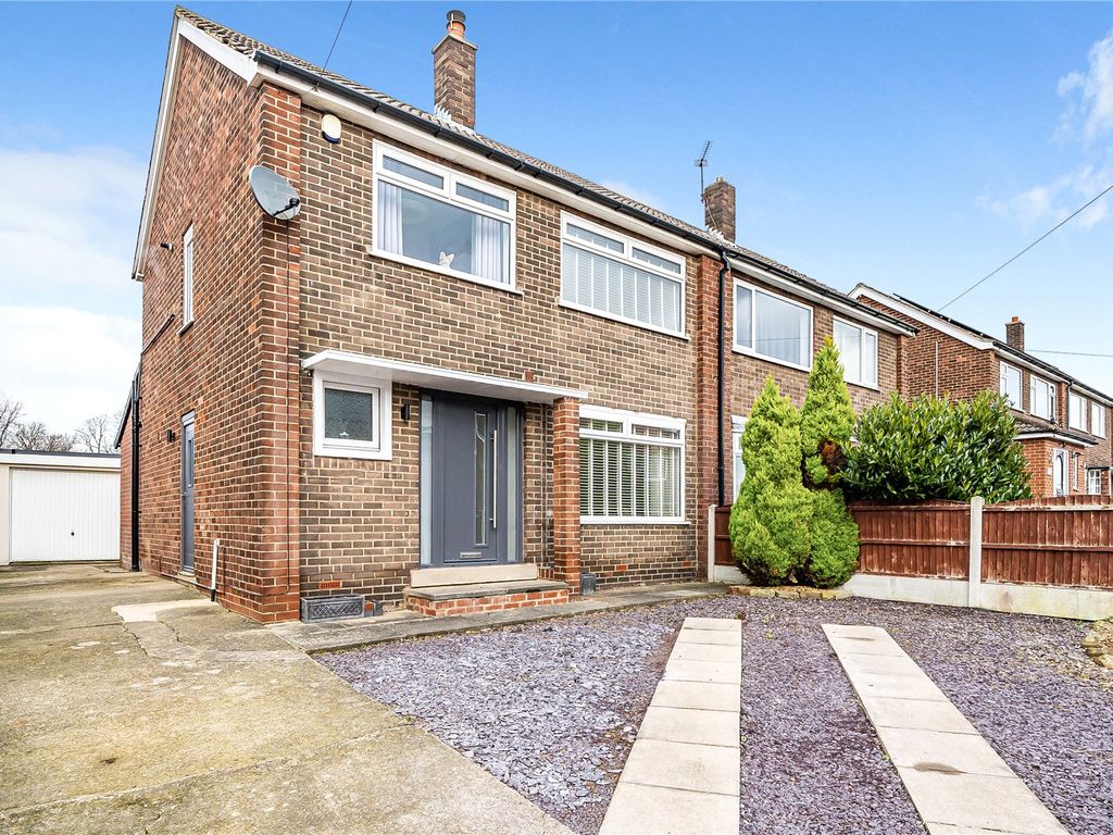3 bed semidetached house for sale in New Windsor Drive, Rothwell