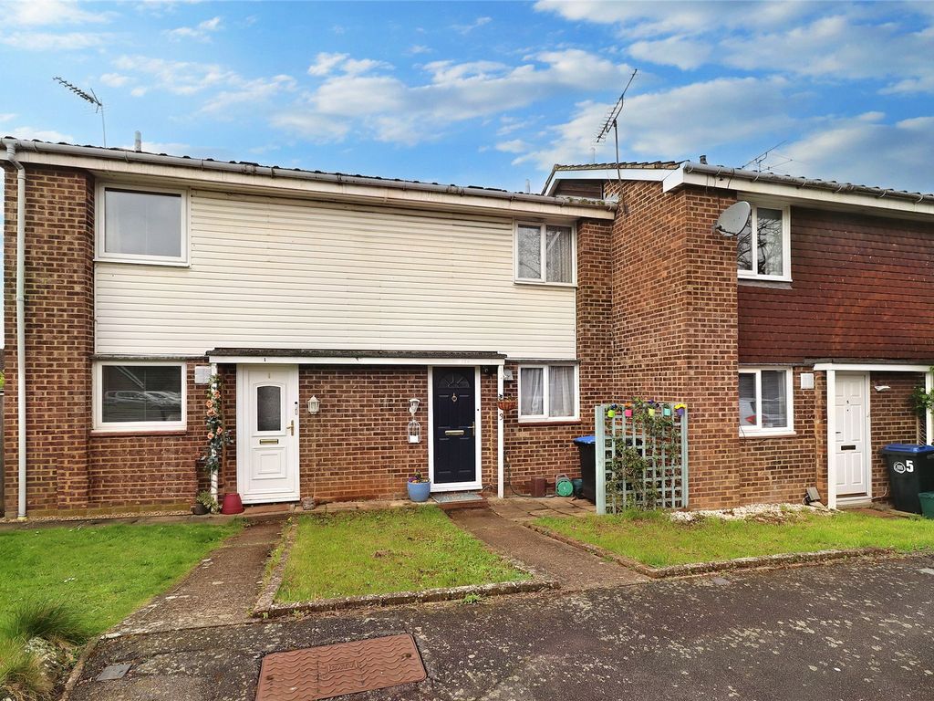 2 bed terraced house for sale in Woking, Surrey GU21 Zoopla