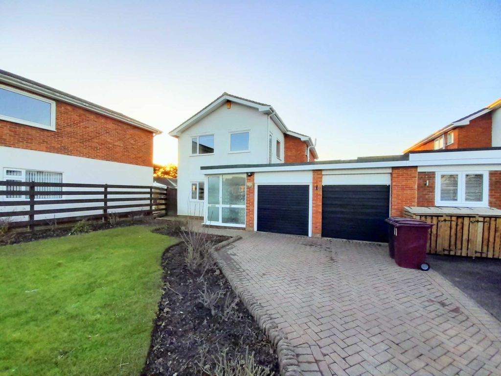 4 bed detached house to rent in Large Acres, Selsey PO20 Zoopla