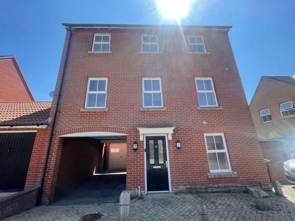 4 bed town house to rent in John Lawrence Walk, Colchester CO2 Zoopla