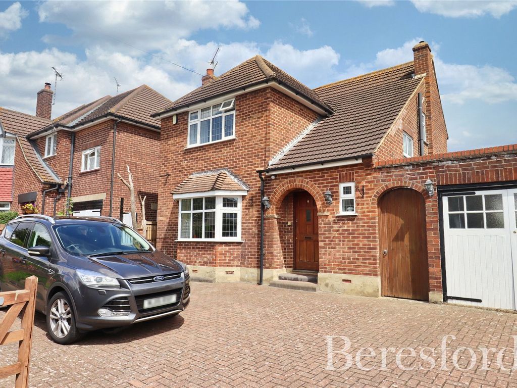 3 bed detached house for sale in Sunningdale Road, Chelmsford CM1, £