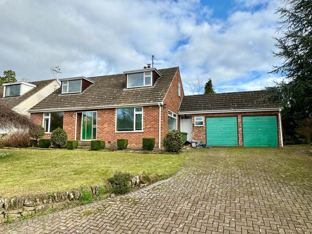 4 bed detached bungalow for sale in Woolhope Road, Fownhope, Hereford HR1, £260,000 Zoopla