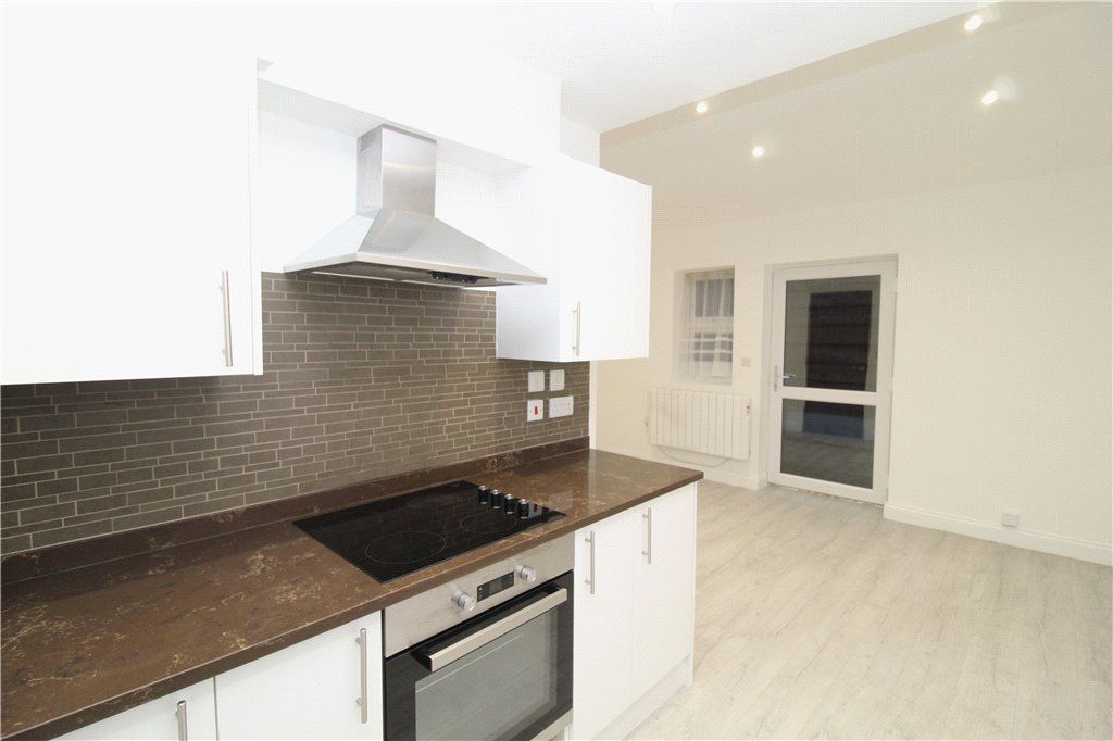 2 bed to rent in Mitcham Road, Croydon CR0, £1,750 pcm Zoopla