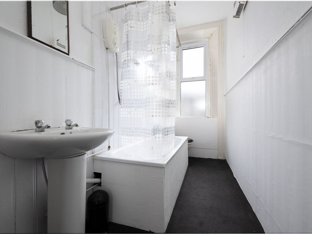 3 bed block of flats for sale in 2 John Street, Gourock PA19, £60,000