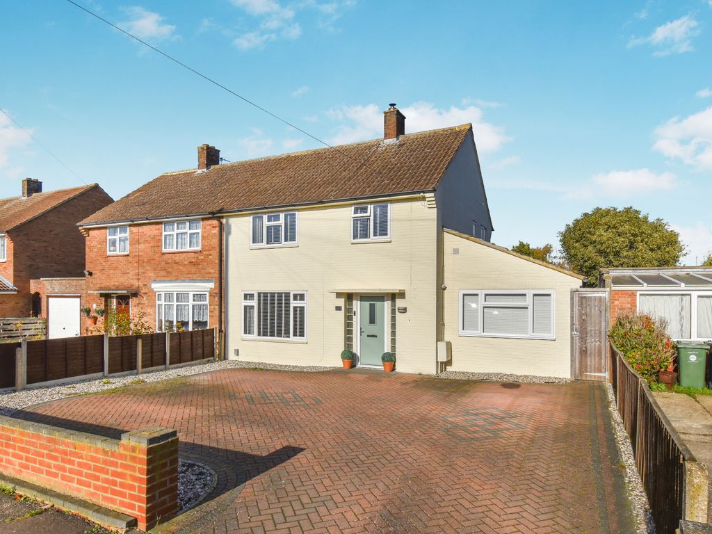 4 bed semidetached house for sale in East Road, Langford, Biggleswade