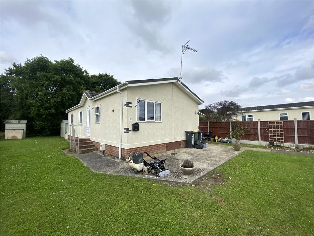 2 bed mobile/park home for sale in New Square, The Dome Village