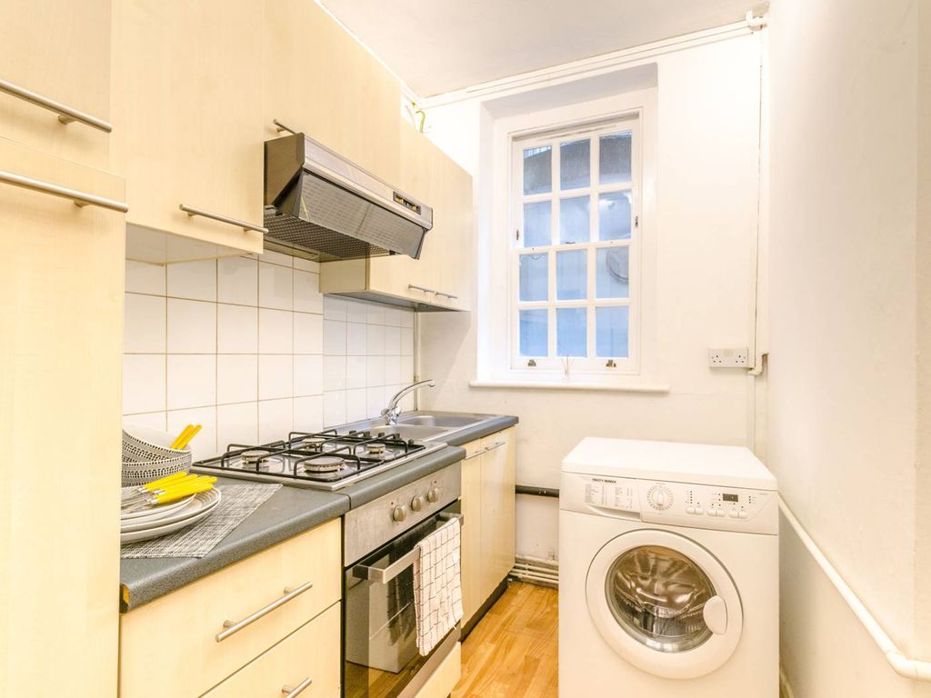 2 bed flat to rent in Scott Ellis Gardens, St John's Wood, London NW8