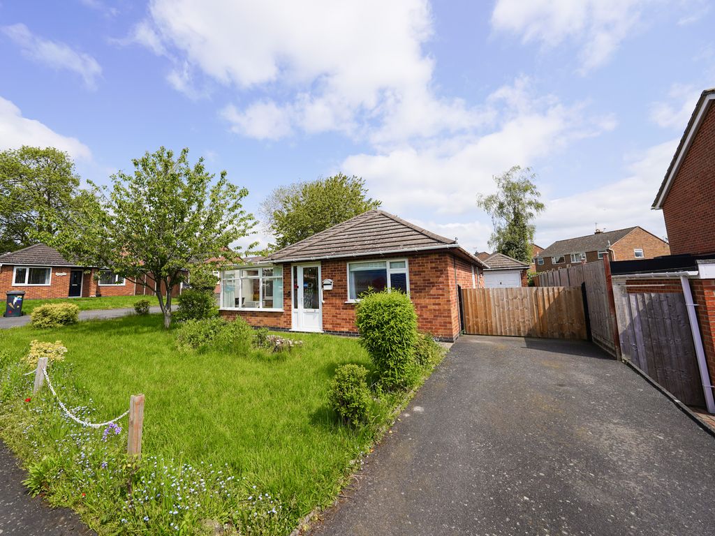 2 bed detached bungalow for sale in Poplar Avenue, Markfield, Leicester
