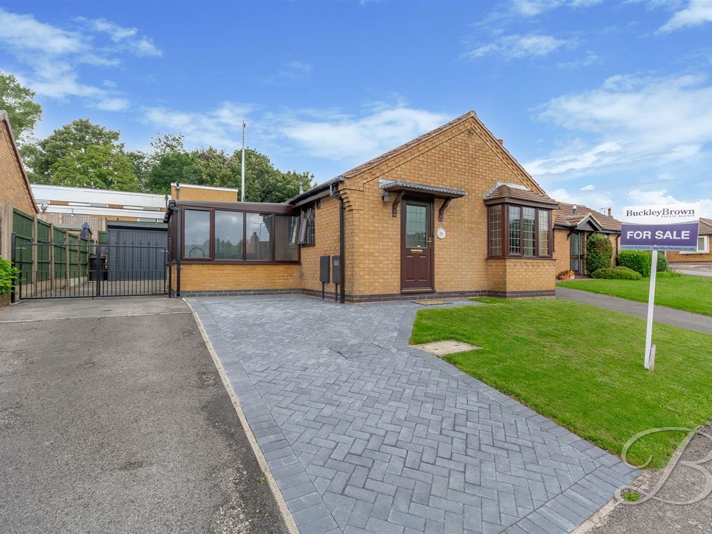 2 bed detached bungalow for sale in Fox Croft, Tibshelf, Alfreton DE55