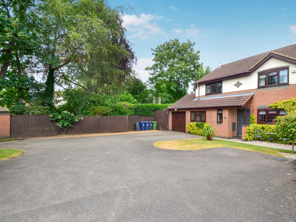 4 bed detached house for sale in Manor Grove, Eynesbury, St. Neots PE19