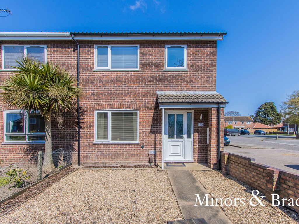 3 bed end terrace house for sale in Parkland Drive, Bradwell, Great