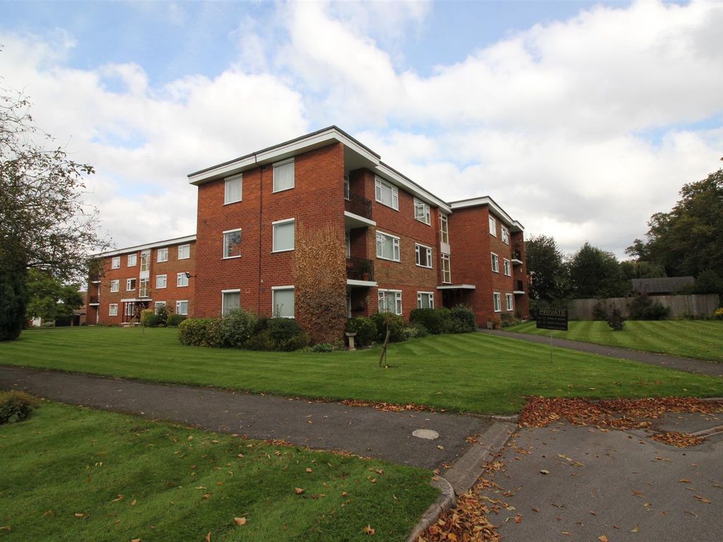 2 bed flat to rent in Beverley Road, Leamington Spa CV32, £1,100 pcm