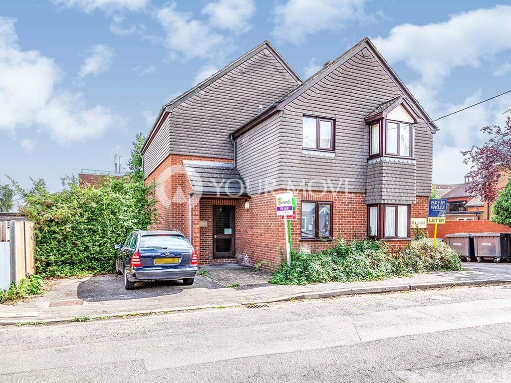 1 bed flat to rent in Runnemede Road, Egham, Surrey TW20 Zoopla