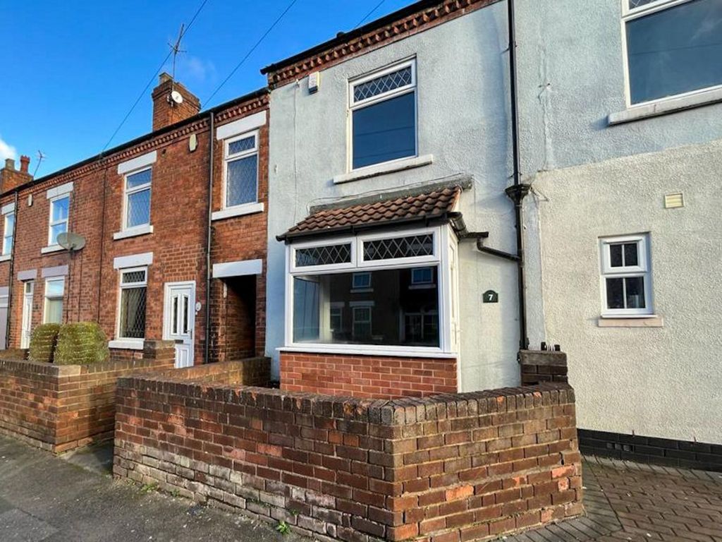 3 bed terraced house to rent in Victoria Street, Nottingham NG16, £875