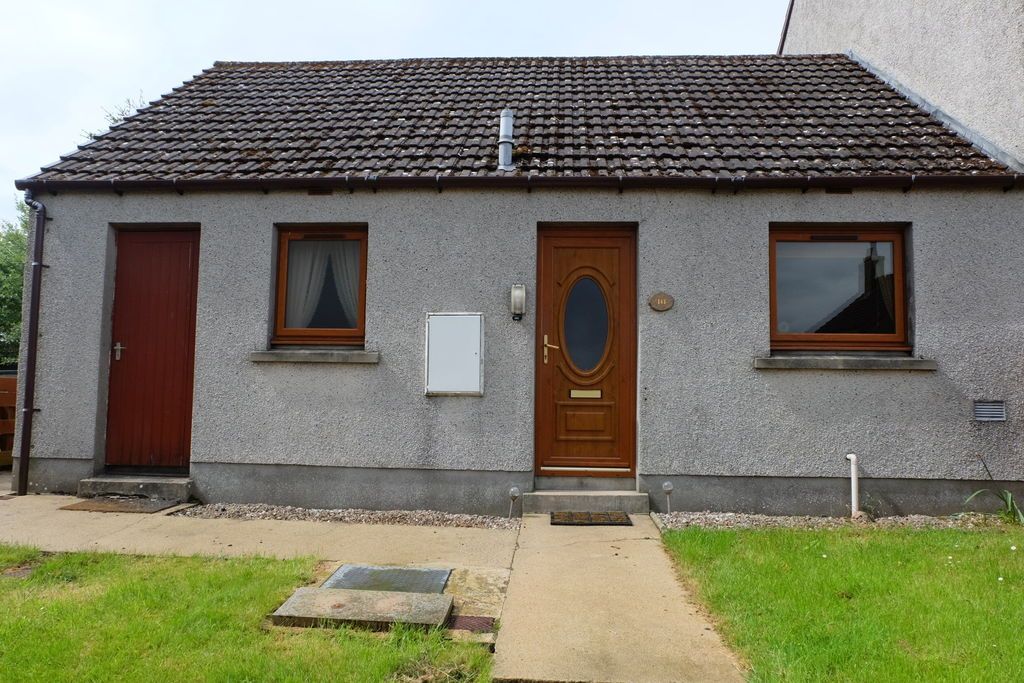 2 bed semidetached bungalow for sale in Henderson Court, Thurso KW14