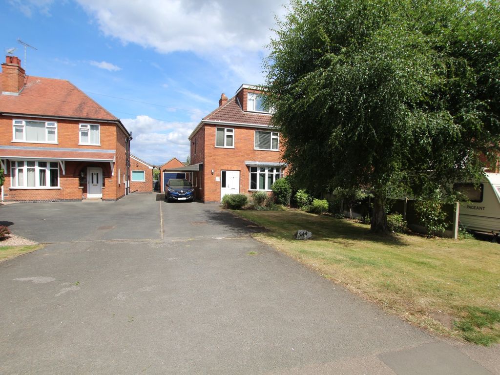3 bed detached house for sale in Rolleston Road, Stretton, BurtonOn