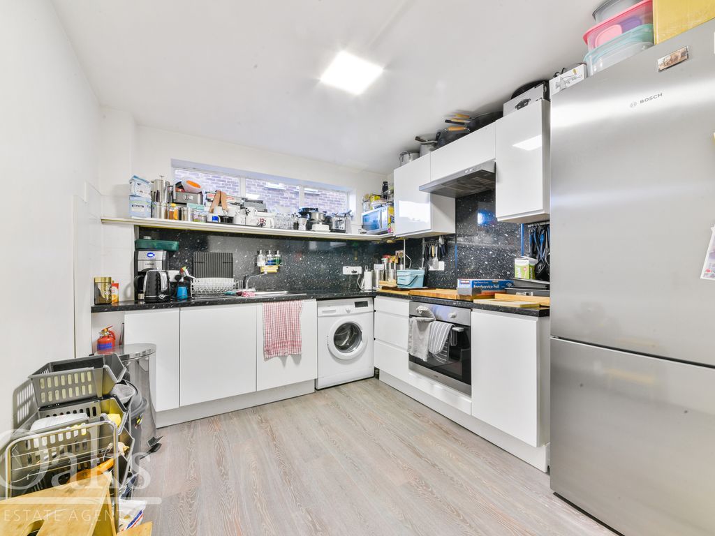 2 bed flat for sale in Auckland Road, London SE19, £250,000 Zoopla