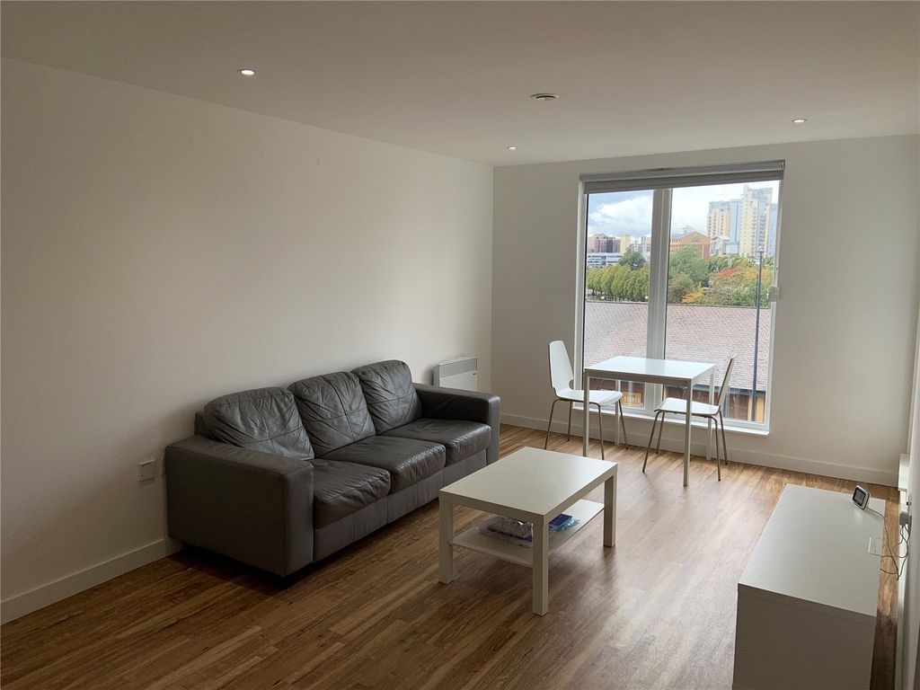 2 bed flat to rent in The Exchange, 8 Elmira Way, Salford Quays