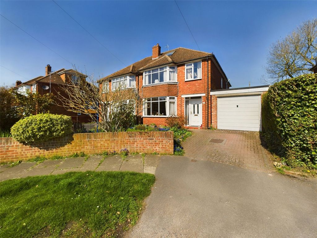 4 bed semidetached house for sale in Hillview Road, Cheltenham
