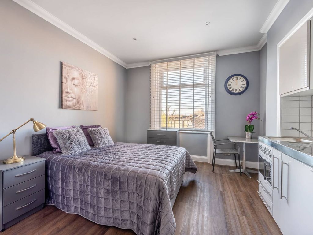 Studio to rent in Kilburn High Road, Kilburn, London NW6 Zoopla