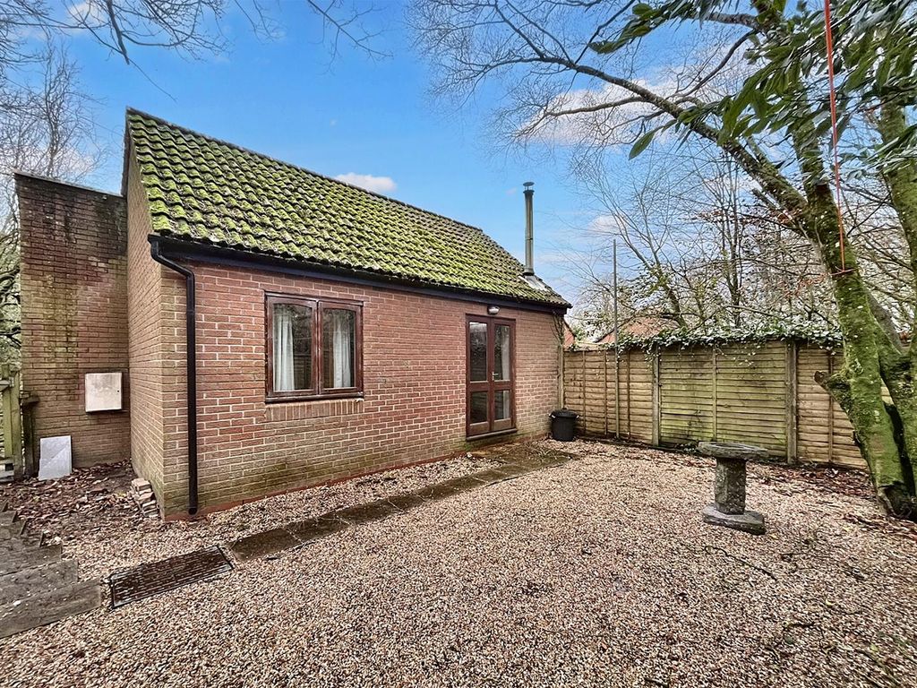 1 bed flat to rent in The Stables, Hydecrook, Frampton DT2, £750 pcm