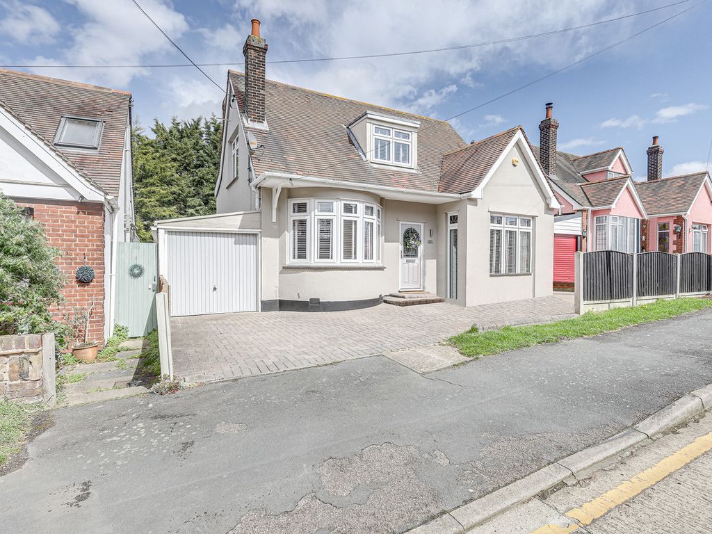 4 bed detached house for sale in Hawkwell Road, Hockley SS5 Zoopla