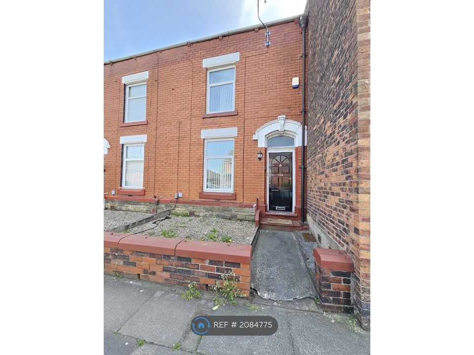 2 bed terraced house to rent in Moston Lane, Manchester M40, £975 pcm